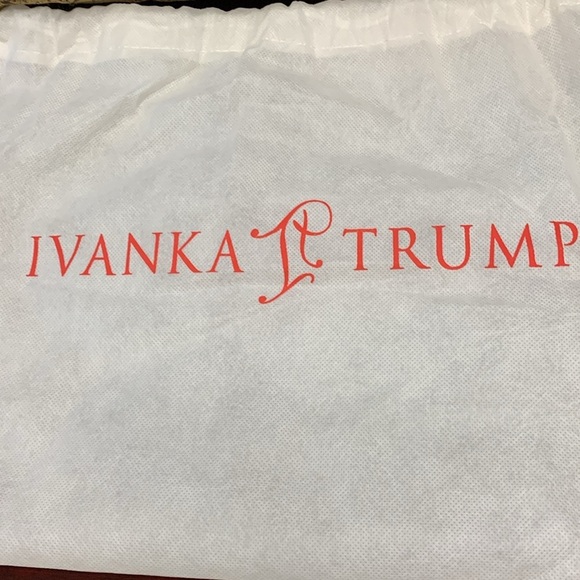 Ivanka Trump Silver Chrome Clutch New With Tags - Picture 9 of 11